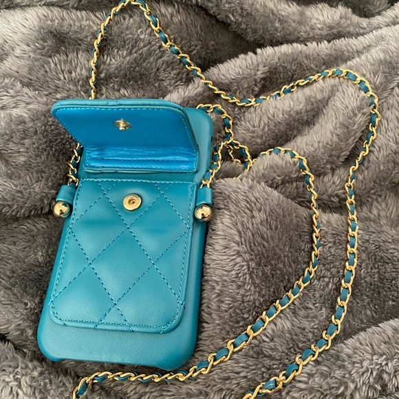 NWOT Chanel IPhone 11 case - Picture 4 of 4